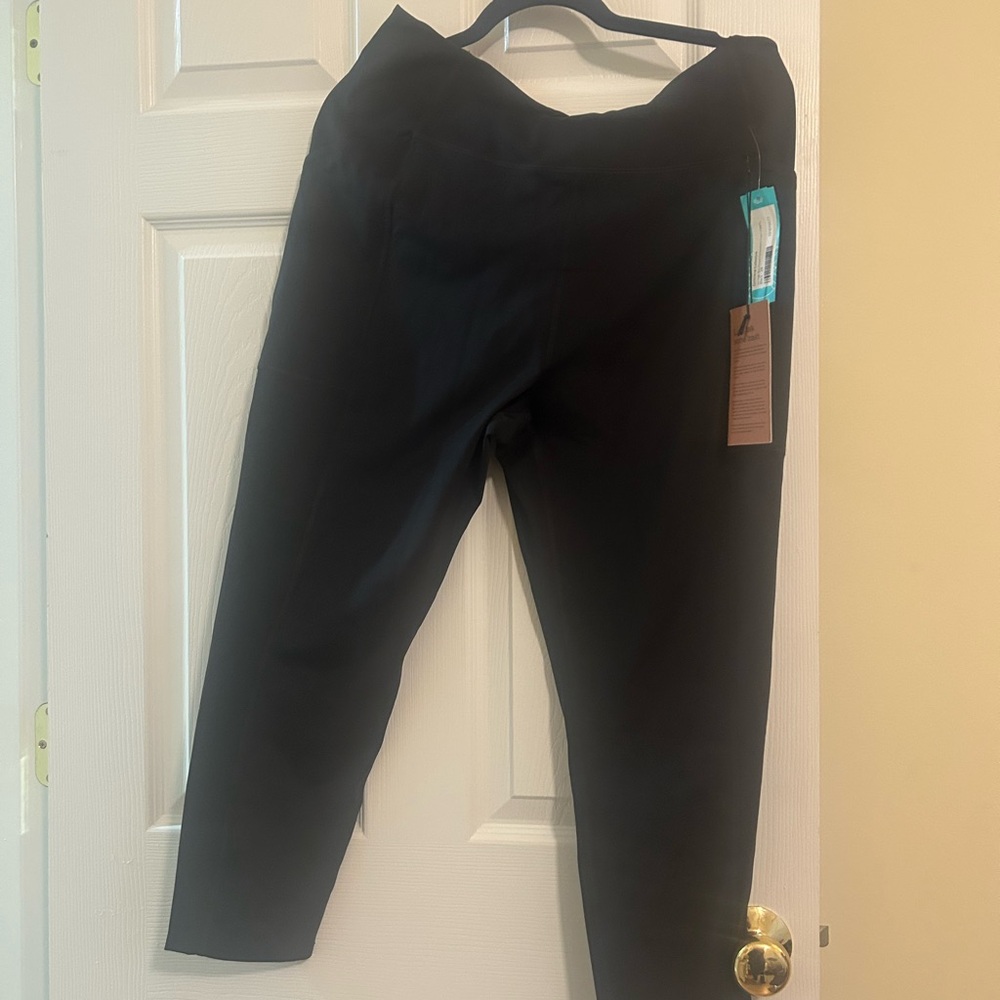 Women’s Capri Black leggings with pockets